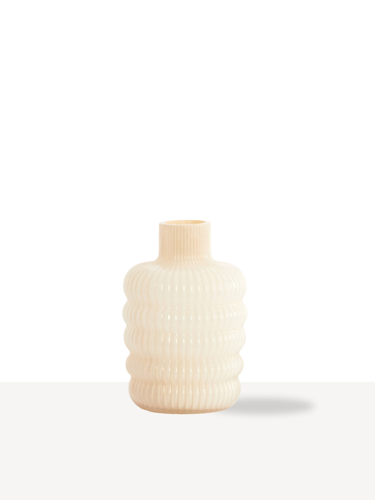 Vaas met ribbel structuur in creme kleur