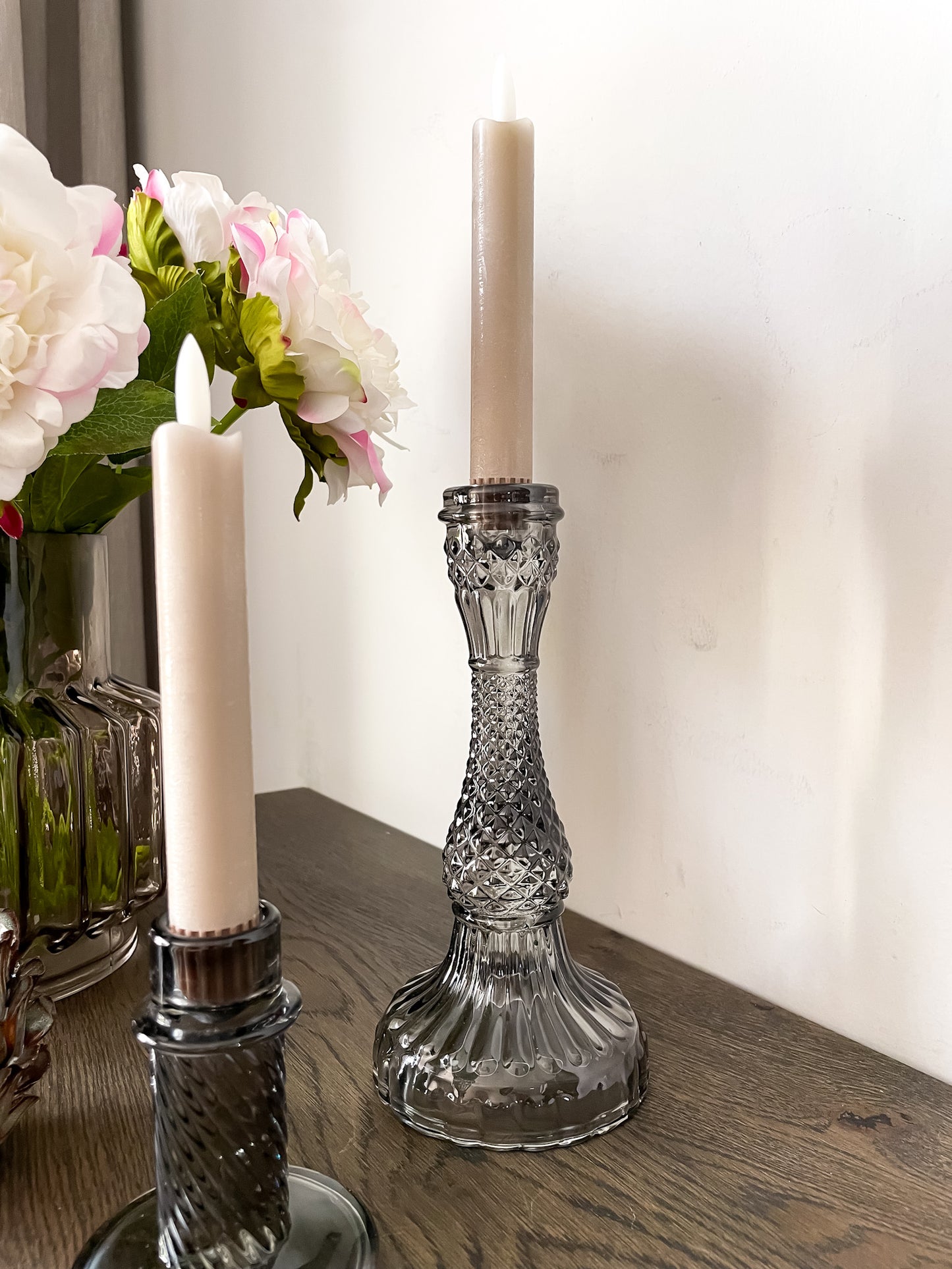 Kandelaar glas met leuk patroon. Geschikt voor een dinerkaars. 