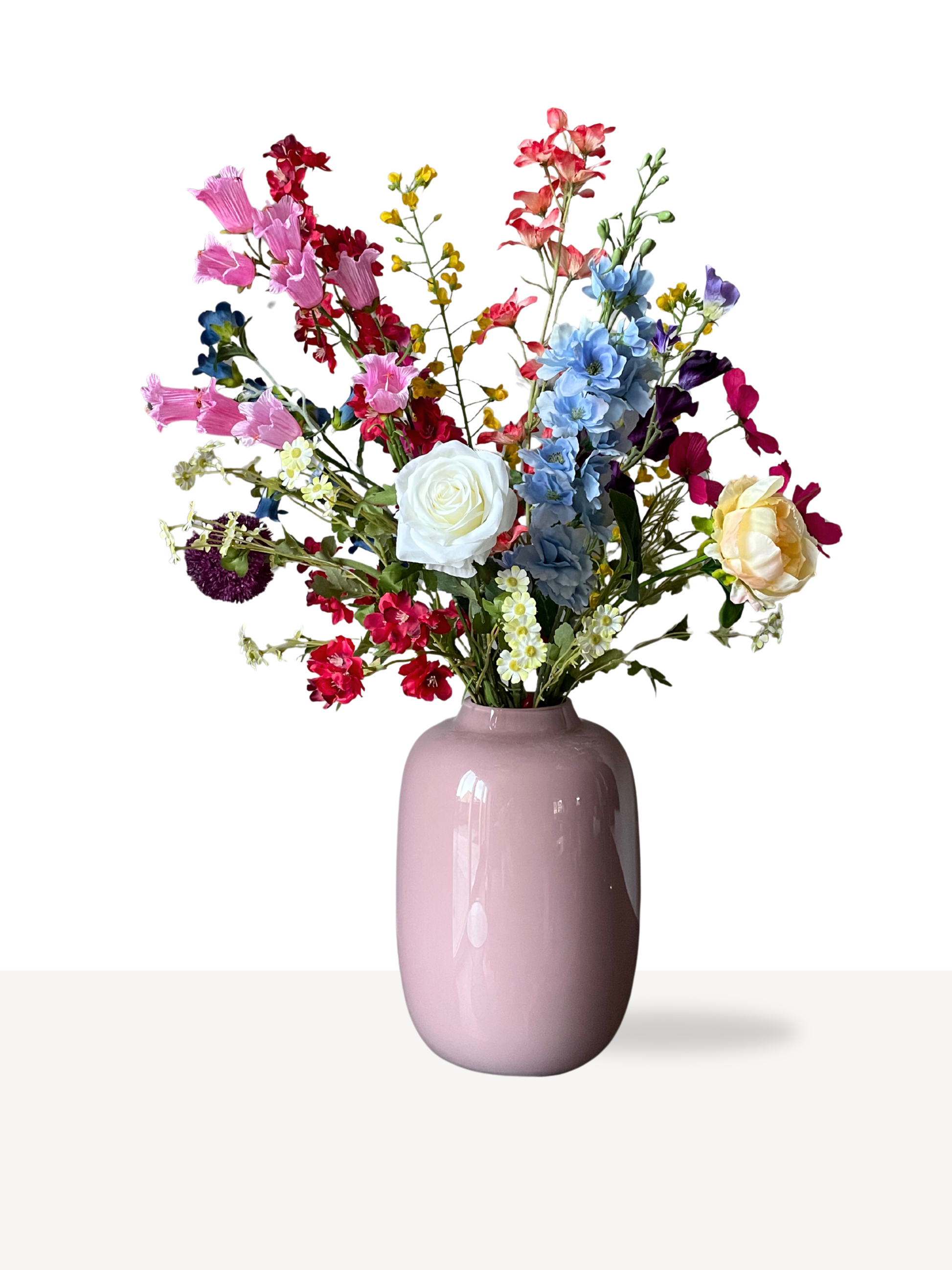 Vrolijk veldboeket in felle kleuren. Onderhoudsvrije bloemen. 