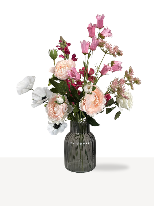 Klein zijden boeket in roze kleuren