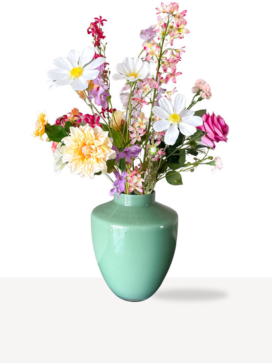 Groene tugela vaas met pastel kleurig boeket