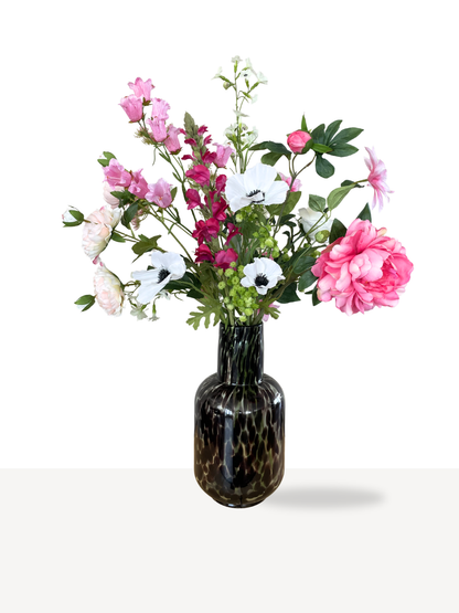 cheeta vaas met fuchsia boeket